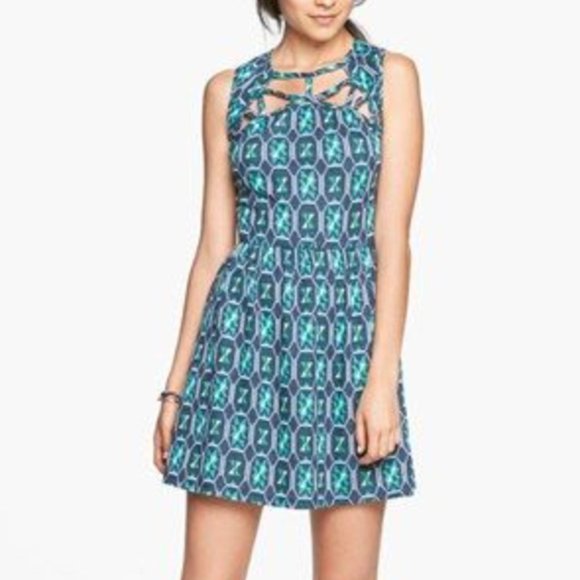 Mimi Chica Dresses & Skirts - Mimi Chica Cutout Print Skater Dress